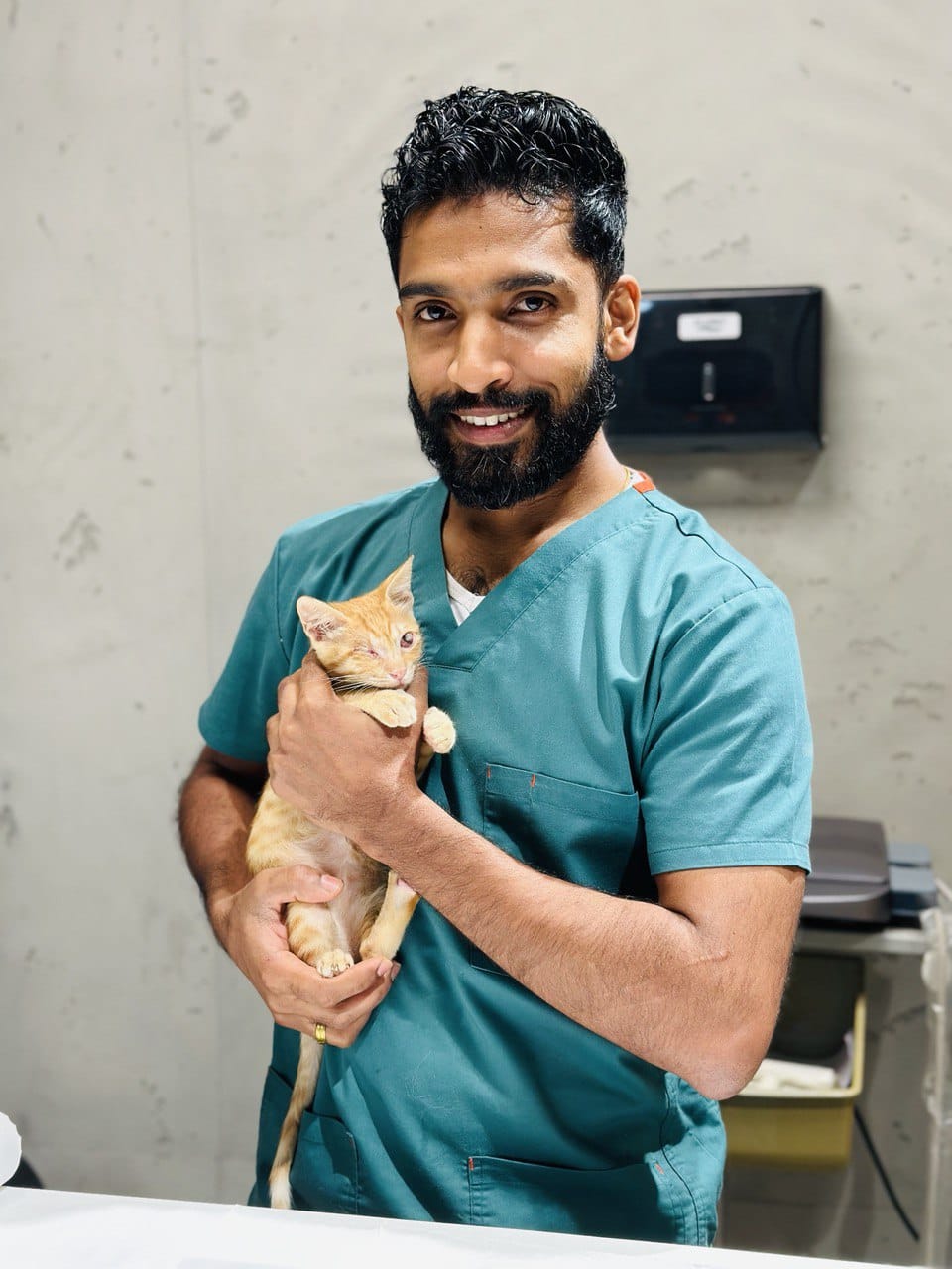 Dr. Tharindu Ediriwarna